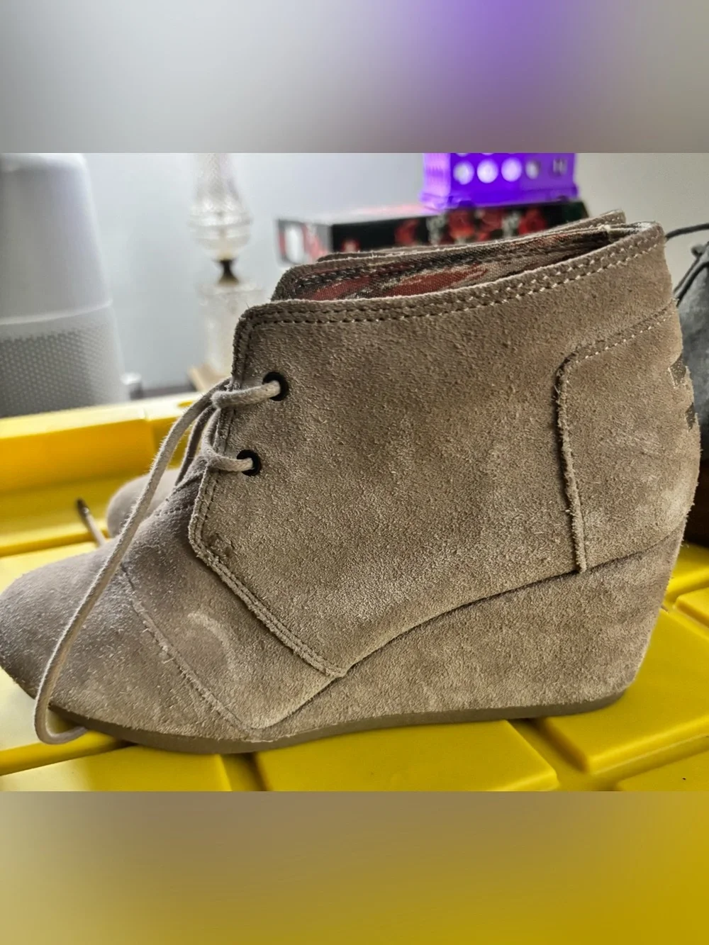 TOMS Desert Wedge Bootie in Taupe Suede -Womens 8.5 - Picture 2 of 7